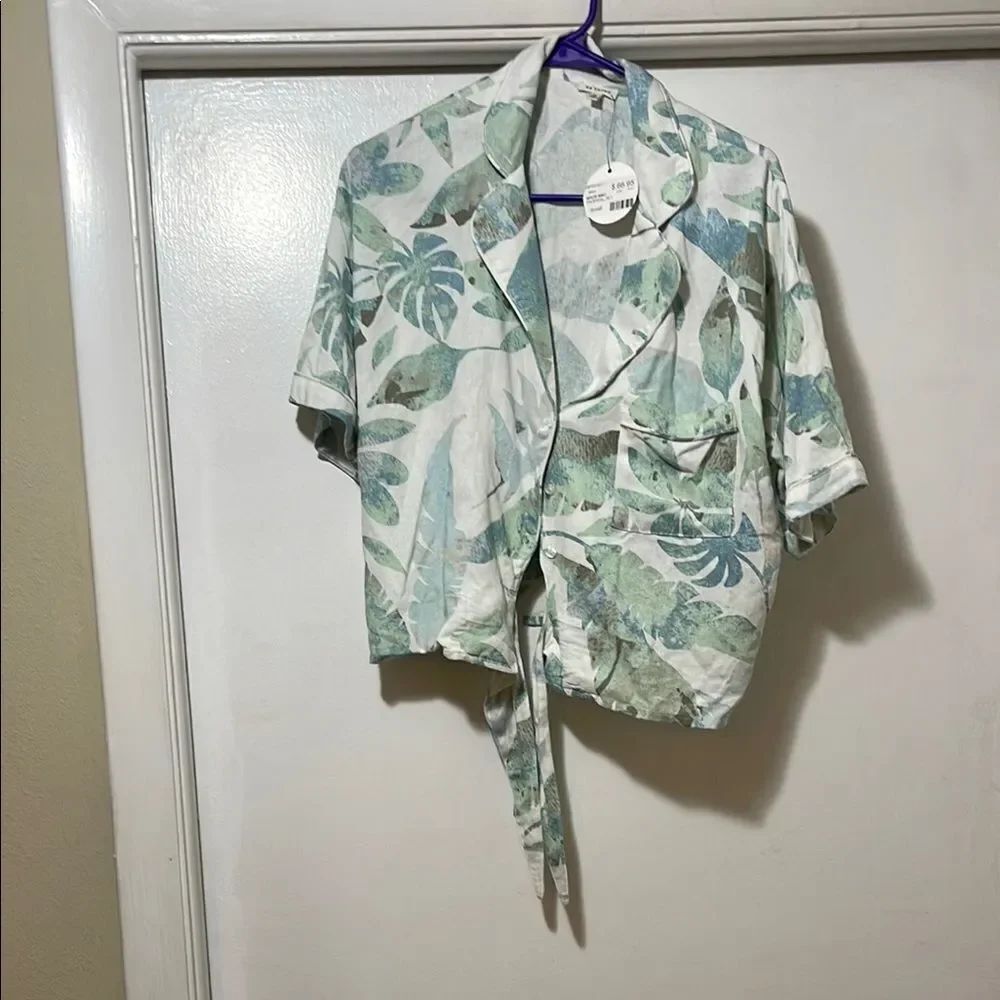 NWT En Creme tropical top size small